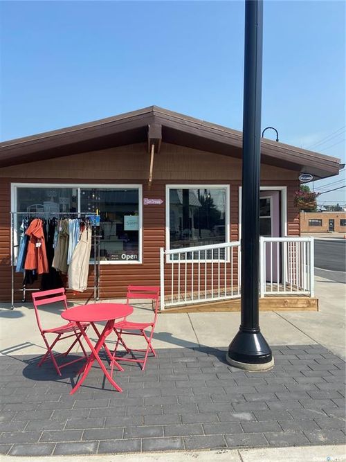 200 1 St S, Wakaw, SK, S0K4P0 | Card Image