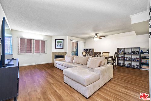 apt-106-631 S Kenmore Ave, Los Angeles, CA, 90005-4502 | Card Image