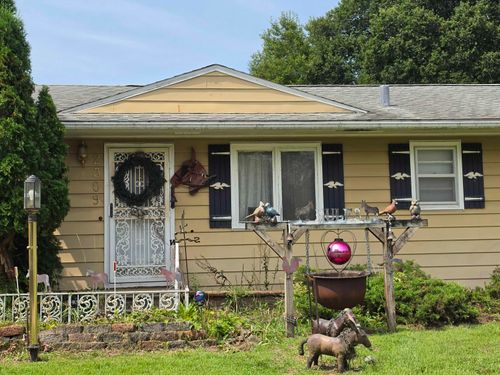 2309 Springview St, Waterloo, IA, 50707-2347 | Card Image