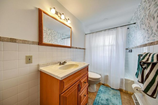 26 Bathroom.jpg | Image 18