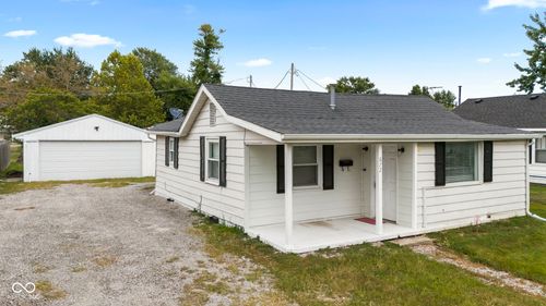 672 W Cherry St, Austin, IN, 47102-1538 | Card Image