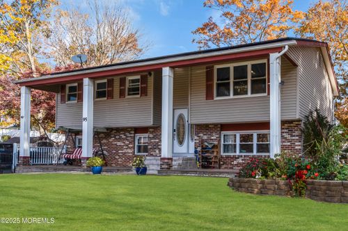 95 Marginal Rd, Jackson, NJ, 08527-1635 | Card Image