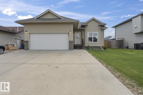 5911 Meadow Way, Cold Lake, AB, T9M0C2 | Card Image