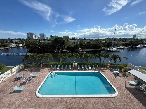 apt-415-401 Golden Isles Dr, Hallandale Beach, FL, 33009-7578 | Card Image