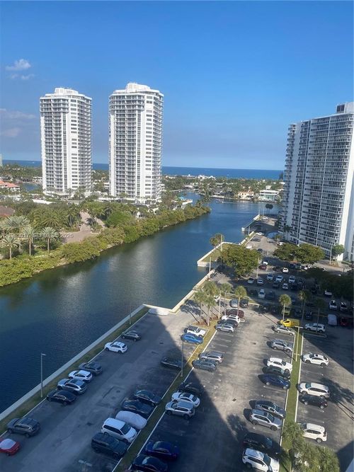 1502-3701 N Country Club Dr, Aventura, FL, 33180-1736 | Card Image