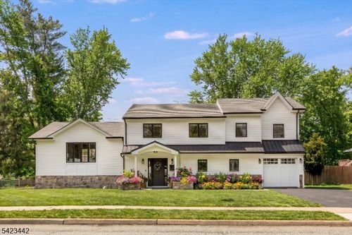 59 Laauwe Ave, Wayne, NJ, 07470-2909 | Card Image