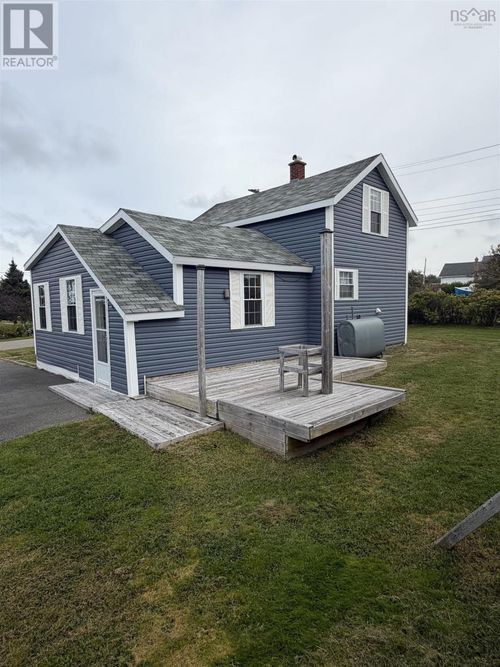 137 South Street, Donkin, NS, B1A6T6 | Card Image
