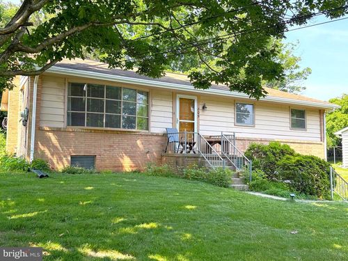 809 New St, AKRON, PA, 17501-1324 | Card Image