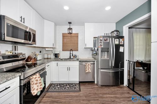 201 Amy Dr, Huntsville, AL, 35811-9306 | Card Image