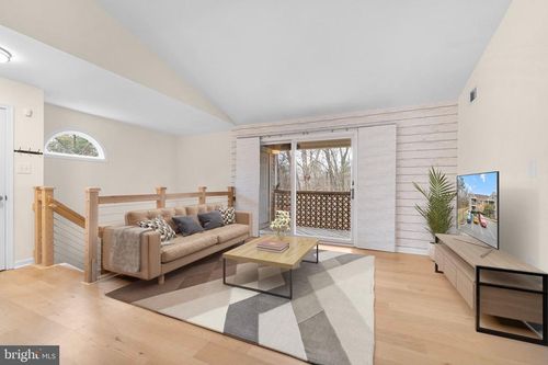 14046 Erie Ct, GAINESVILLE, VA, 20155-1757 | Card Image