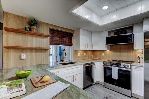 201-2673 Sabal Springs Cir, CLEARWATER, FL, 33761-3120 | Card Image