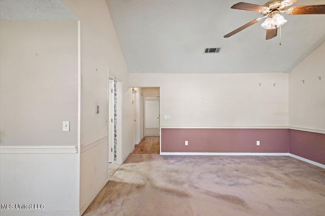LIVING ROOM | Image 4