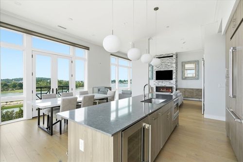 513-10 Shipyard Dr, Hingham, MA, 02043-1686 | Card Image