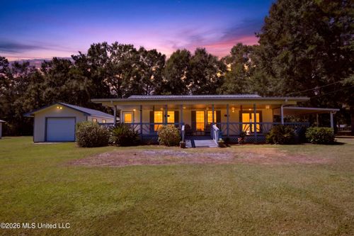 15817 Peapatch Rd, Biloxi, MS, 39532-9339 | Card Image