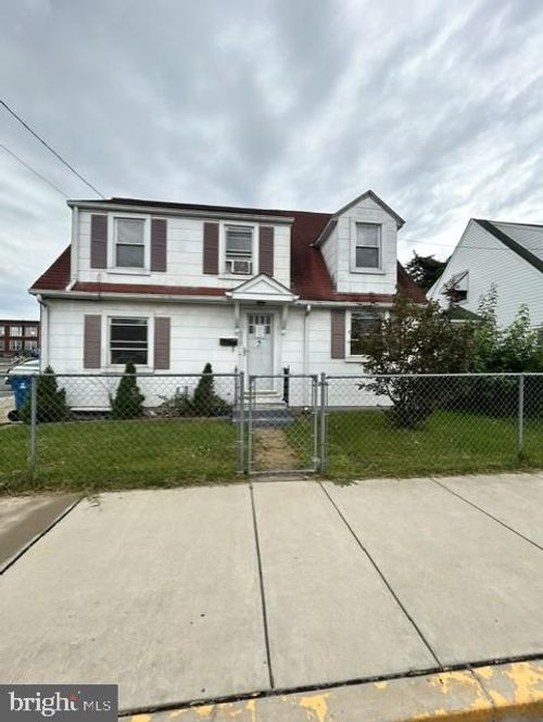 200 N Sumner St, YORK, PA, 17404-5215 | Card Image