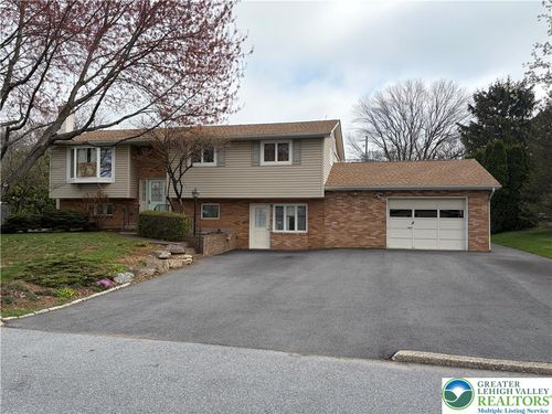3320 Chaucer Ln, Bethlehem, PA, 18017-2252 | Card Image