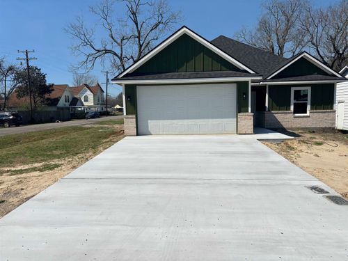 6601 Madison St, Groves, TX, 77619-5533 | Card Image