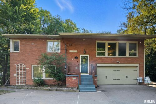 15 Forestview Dr, Coal Valley, IL, 61240-9411 | Card Image