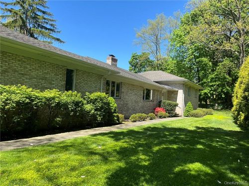 142 Oakland Ave, Harrison, NY, 10528-4336 | Card Image