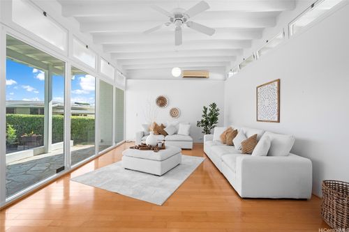 2127 Bachelot St, Honolulu, HI, 96817-1742 | Card Image