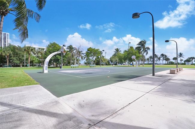 APT-626 - 2000 N Bayshore Dr, Condo with 1 bedrooms, 1 bathrooms and null parking in Miami FL | Image 35