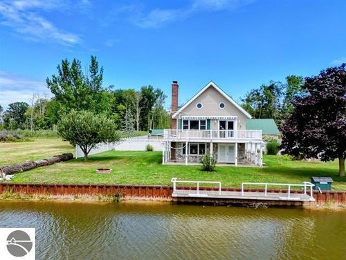 2414 E Lola Ln, Au Gres, MI, 48703-9447 | Card Image