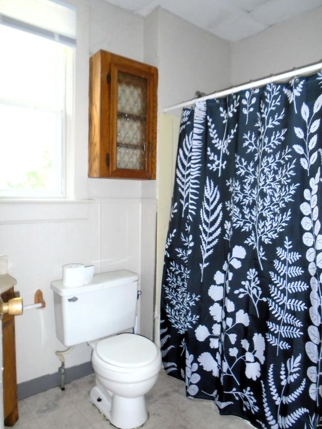 Bathroom Main | Image 12