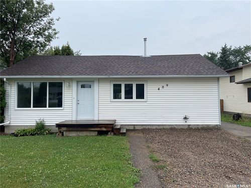 409 4th St W, Meadow Lake, SK, S9X1B9 | Card Image