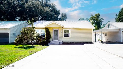 121 W Andrus Ave, Opelousas, LA, 70570-4707 | Card Image