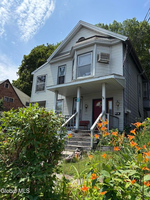 5 Grotto Ct, Watervliet, NY, 12189-1621 | Card Image