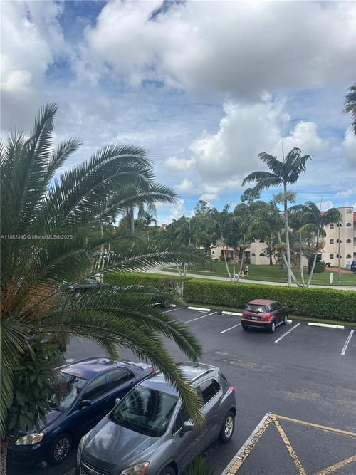 apt-207-3000 E Sunrise Lakes Dr, Sunrise, FL, 33322-1718 | Card Image