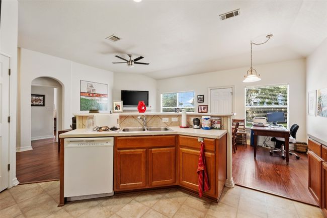 B - 1002 Castile Rd, Home with 3 bedrooms, 2 bathrooms and 3 parking in Austin TX | Image 19
