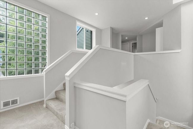 8523 25 Th Ave Ne, House other with 3 bedrooms, 3 bathrooms and 2 parking in Seattle WA | Image 15