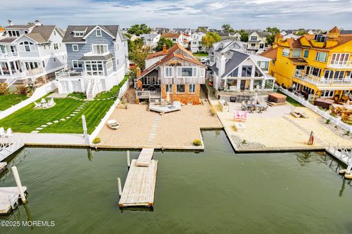 24 Warren St, Rumson, NJ, 07760-2012 | Card Image