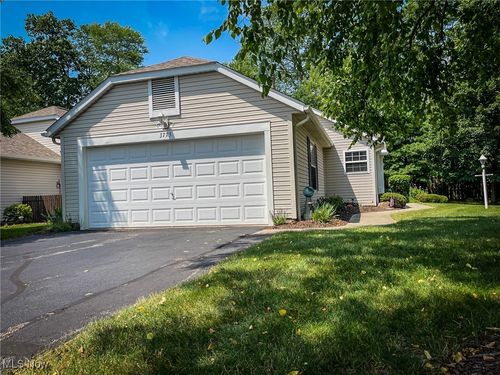 3775 Woodbury Oval, Stow, OH, 44224-5440 | Card Image