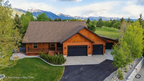 173 Fairway Ave, Thayne, WY, 83127-9756 | Card Image