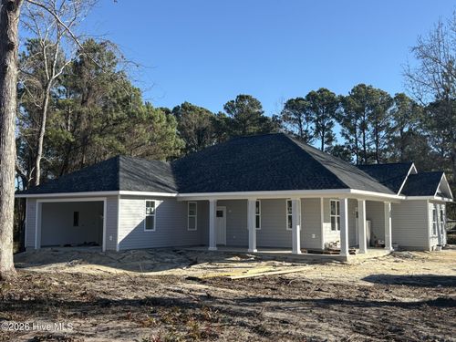 124 Pine Needle Cir, Cape Carteret, NC, 28584-9217 | Card Image