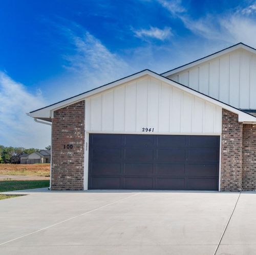 2941 S Maize Ct, Wichita, KS, 67215-8909 | Card Image