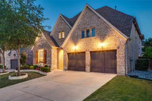 321 Park Hill Ln, Grapevine, TX, 76051-1127 | Card Image