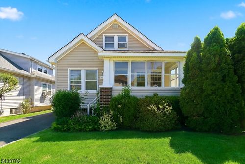 12 Rosewood Ct, Haledon, NJ, 07508-3149 | Card Image