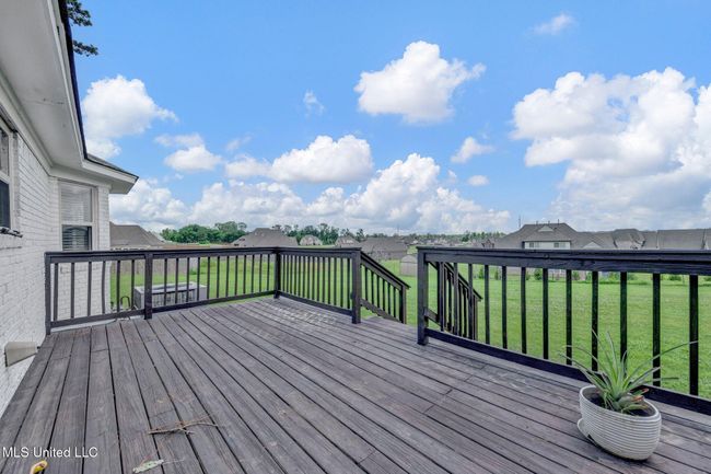 Large Patio Deck | Image 30