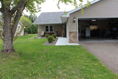 13039 40th Ave, Chippewa Falls, WI, 54729-5504 | Card Image