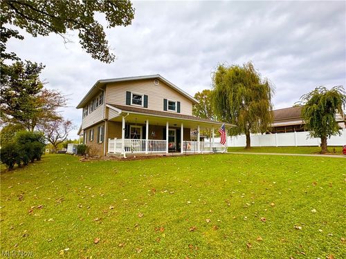 2423 Shady Tree Ln, Fairmont, WV, 26554-8589 | Card Image