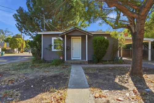 815 Locust St, Redding, CA, 96001-2733 | Card Image