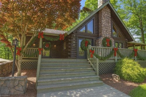 2404 Hunters Ridge Dr, Pleasant Garden, NC, 27313-9529 | Card Image