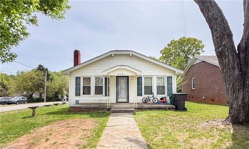 212 E Moore Ave, High Point, NC, 27263-1832 | Card Image