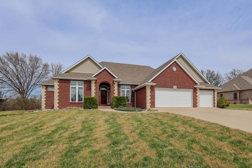 1232 Ryan Dr, Centralia, MO, 65240-1479 | Card Image