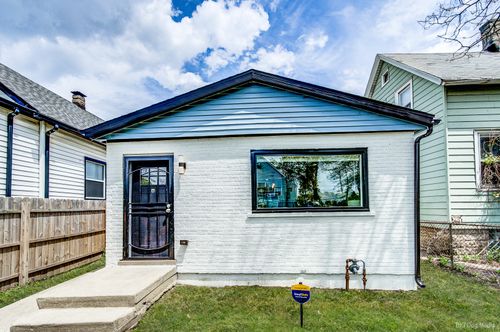 8541 S Givins Ct, Chicago, IL, 60620-1921 | Card Image