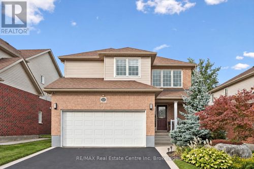 33 Washburn Dr, Guelph, ON, N1E0B6 | Card Image