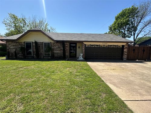 7700 Briarwood Dr, North Richland Hills, TX, 76182-3411 | Card Image